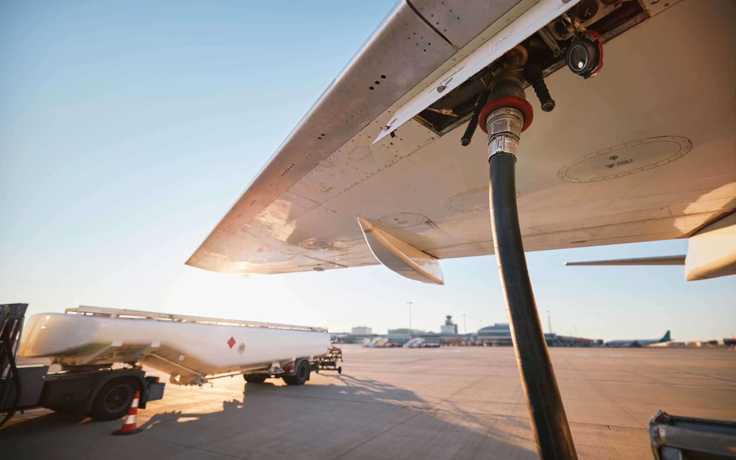 aviation fuel, airplane refuelling, aviation refuel